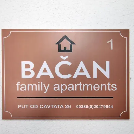 Bacan Family קאבטאט