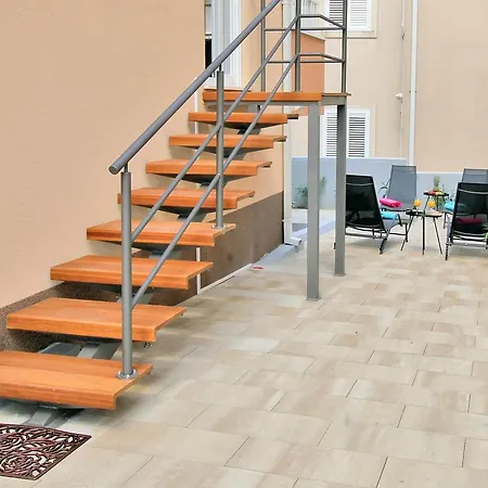 דירה Bacan Family קאבטאט