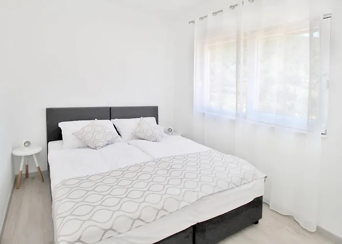 Bacan Family Lägenhet *