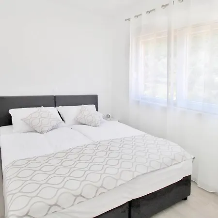 Bacan Family Appartement *